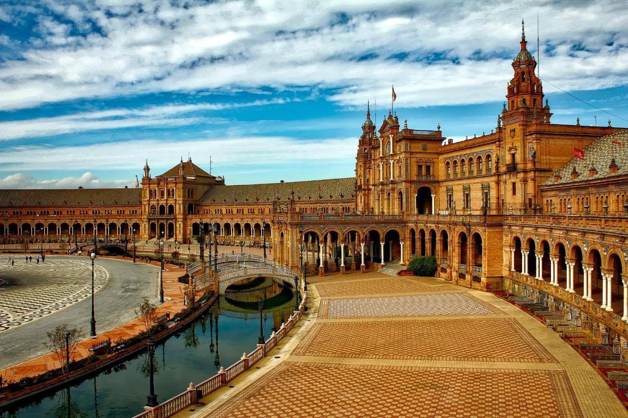 Plaza De Espana. Dreams Sevilha